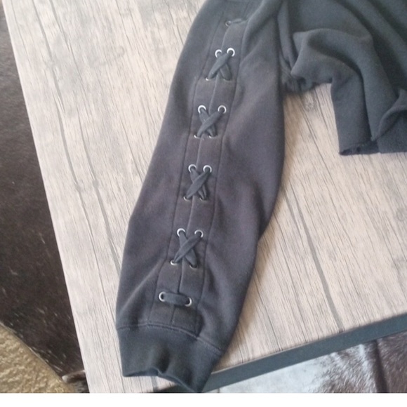 PINK hooded Sweatshirt black laced cropped hoodie gym beach pool Victoria’s - Picture 5 of 8